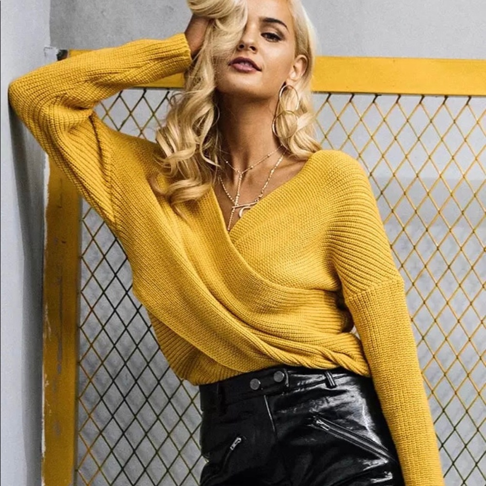 ❄️New Arrival ❄️Chic V-Neck Cross knit Sweater - Picture 2 of 8